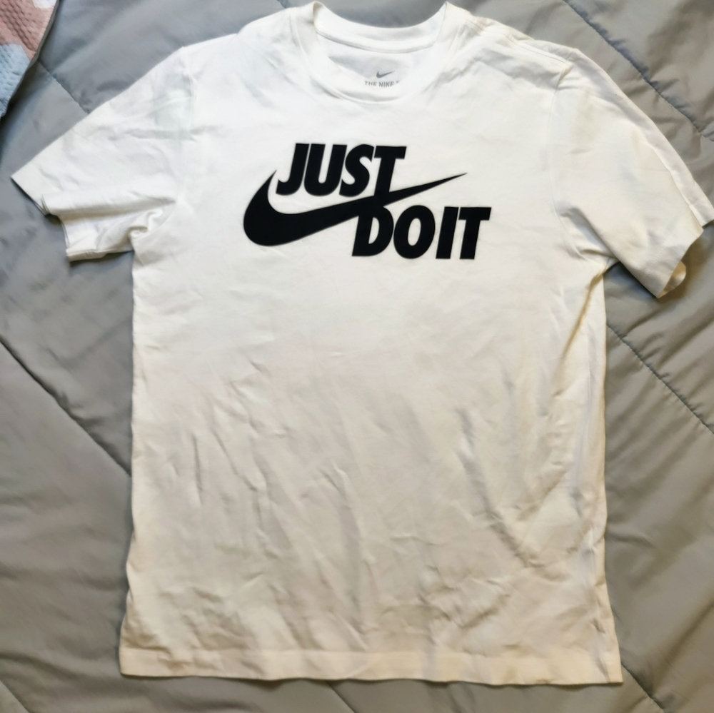 Men's medium white NIKE t shirt